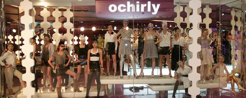 ochirly上海正大广场旗舰店华丽亮相