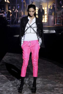 Dsquared07ﶬʱװshow 