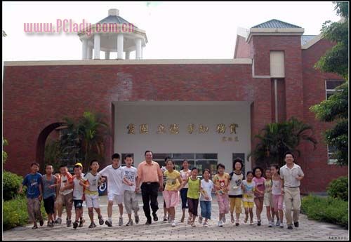 在风景如画的英东中学度过快乐时光