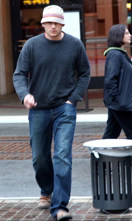 特沃斯·米勒 (wentworth miller) 有着近乎完美的骨骼结构,187的身高