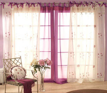 软装攻略：家居装饰中的多彩窗帘